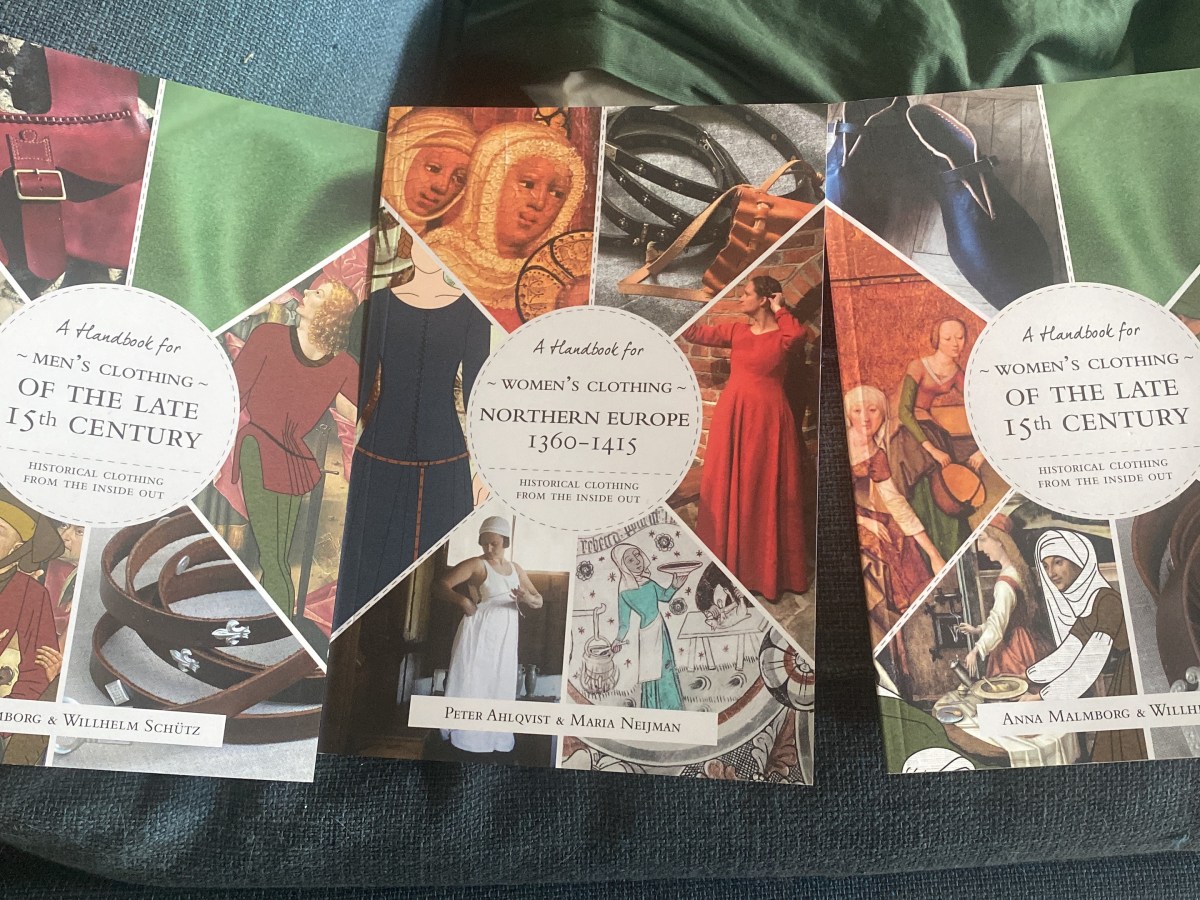 Making medieval clothing – resources.